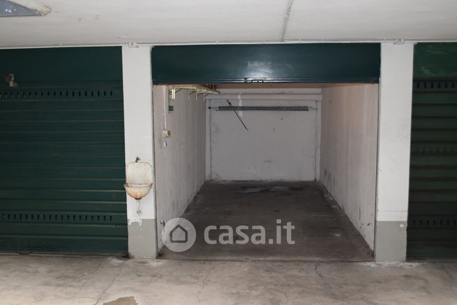 Garage/posto auto in residenziale in Via Pier Candido Decembrio 3