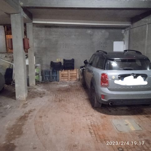 Garage/posto auto in residenziale in Via dell'Acqua Traversa 255