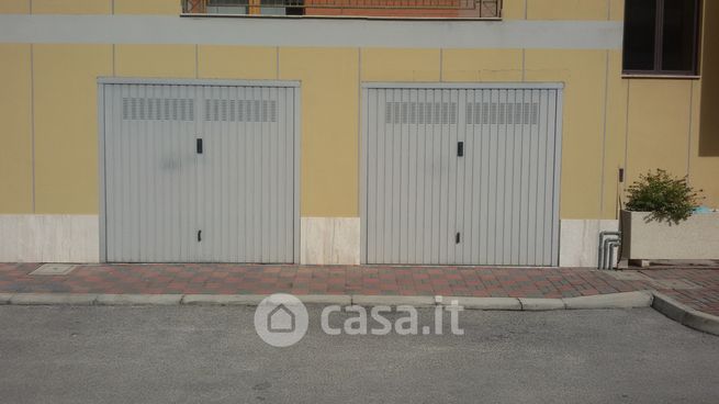 Box/posto auto in residenziale in Via Tirino 134