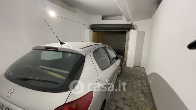 Garage/posto auto in residenziale in Vicolo della Batteria Nomentana 6