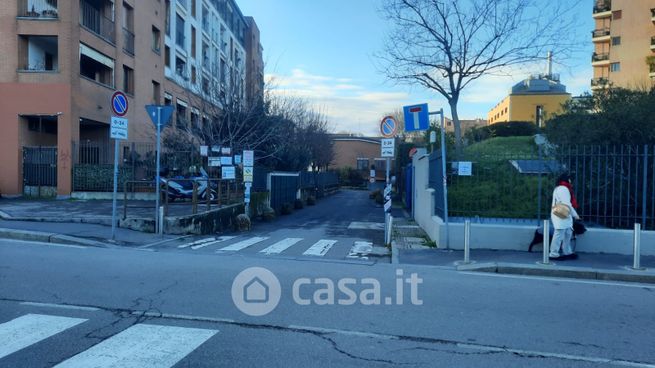 Garage/posto auto in residenziale in Via Filippo Argelati 40