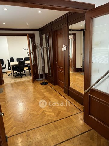 Ufficio in commerciale in Piazza Duca D'Aosta 32
