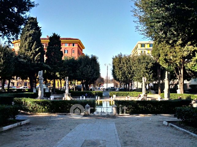 Attività/licenza (con o senza mura) in commerciale in Piazza Giuseppe Mazzini