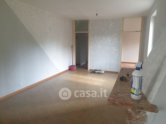 Appartamento in residenziale in Viale Varese 95