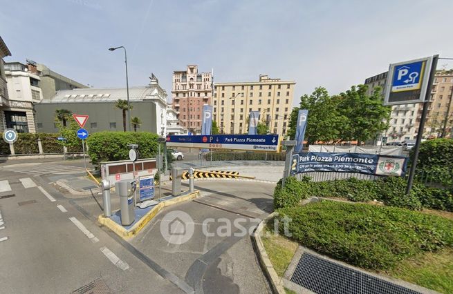 Garage/posto auto in residenziale in Piazza Piemonte 14