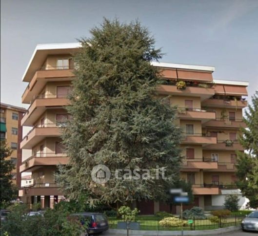 Appartamento in residenziale in Via Edmondo de Amicis 27