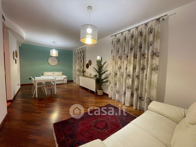 Appartamento in residenziale in Via Mimiani 11