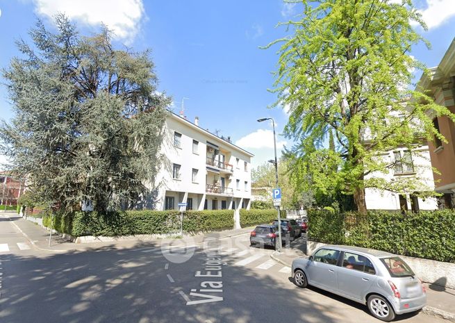 Appartamento in residenziale in Via Eugenio Torelli Viollier 1