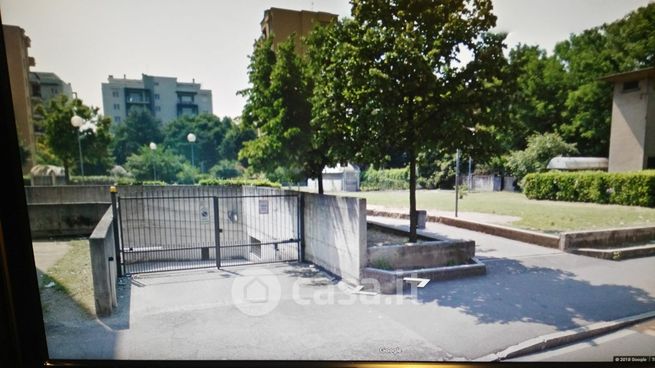 Box/posto auto in residenziale in Via Monza 15