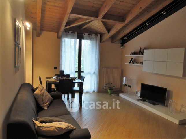 Attico/mansarda in residenziale in Viale Lodi 25