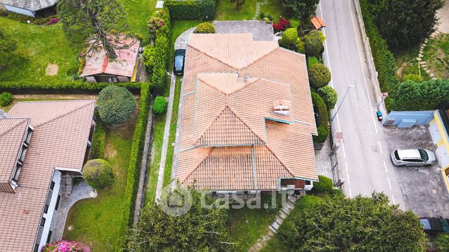Villa in residenziale in Via Zara 9