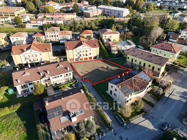 Terreno edificabile in residenziale in Via F. De Andrè 16