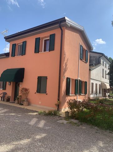 Casa indipendente in residenziale in Via Giacomo Matteotti