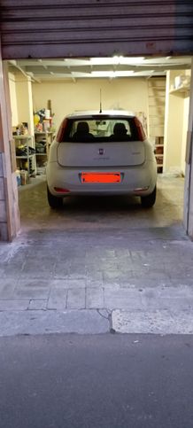 Box/posto auto in residenziale in Via G. Maturi