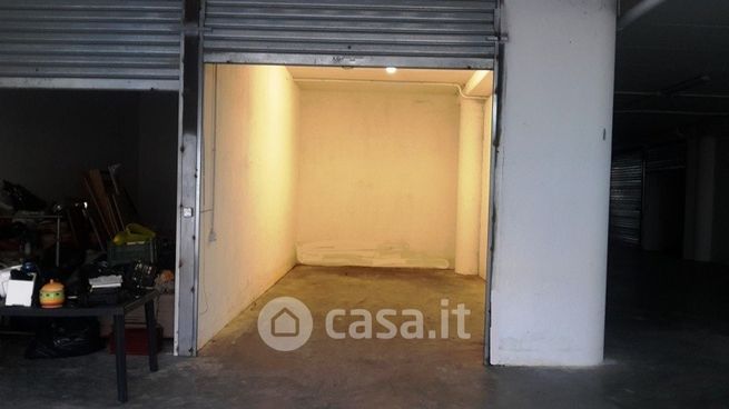 Garage/posto auto in residenziale in SS553 1