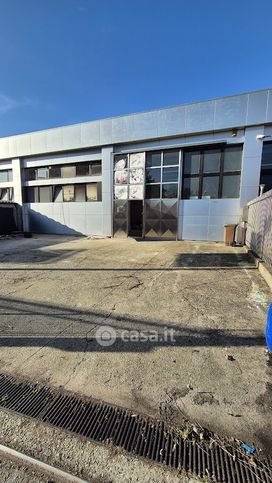 Capannone in commerciale in Via Fizzonasco 31