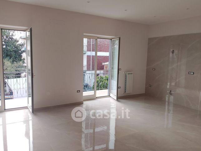 Casa indipendente in residenziale in Via Campana 80