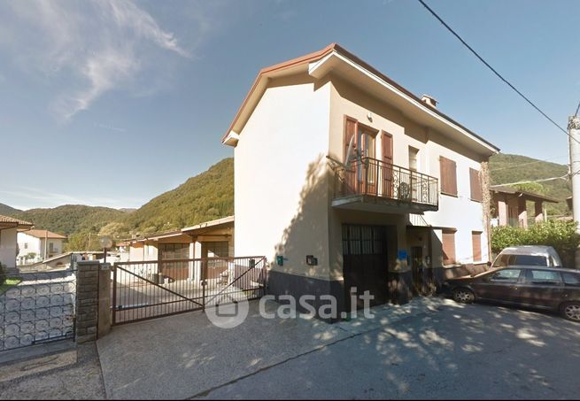 Capannone in commerciale in Via Fornaci 8