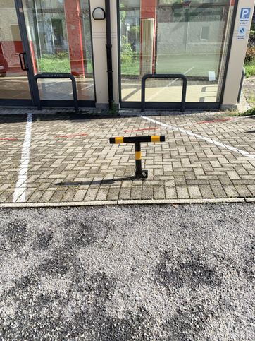 Box/posto auto in residenziale in Via Padre Reginaldo Giuliani 2