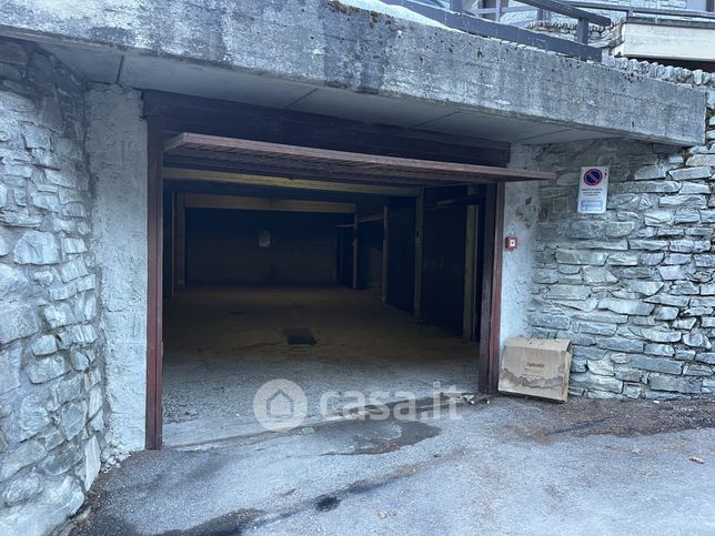 Box/posto auto in residenziale in Via Enrico Masserini 7