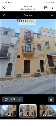 Casa indipendente in residenziale in Via TrinitÃ  12