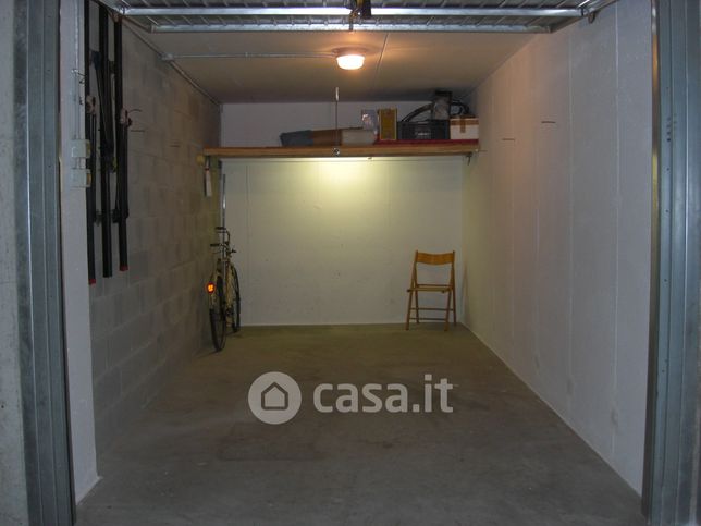 Box/posto auto in residenziale in Via Maniago