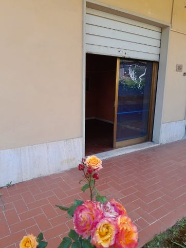 Ufficio in commerciale in Via Firenze 164