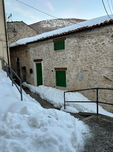 Casa indipendente in residenziale in 