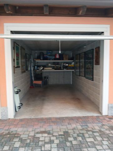 Garage/posto auto in residenziale in Via A. Valè 50