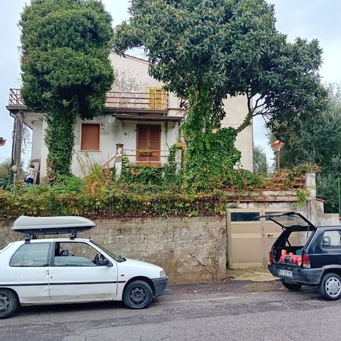 Casa bi/trifamiliare in residenziale in Via Antonio Gramsci 1