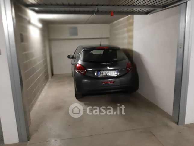 Garage/posto auto in residenziale in Via Giovanni Spano 6