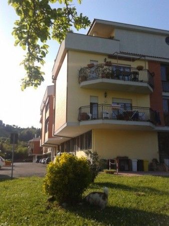 Appartamento in residenziale in Via Montefiore 57