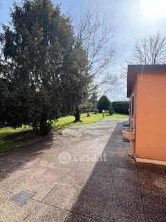 Casa indipendente in residenziale in 