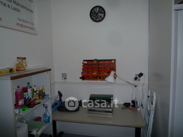 Ufficio in commerciale in Via San Pantaleo Campano 1