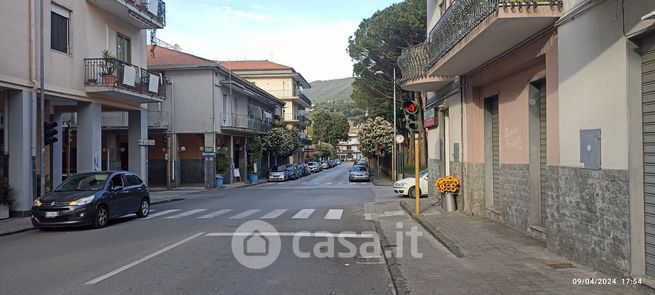 Ufficio in commerciale in Viale degli Aceri 3