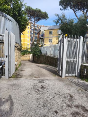 Garage/posto auto in residenziale in Viale Colli Aminei 461