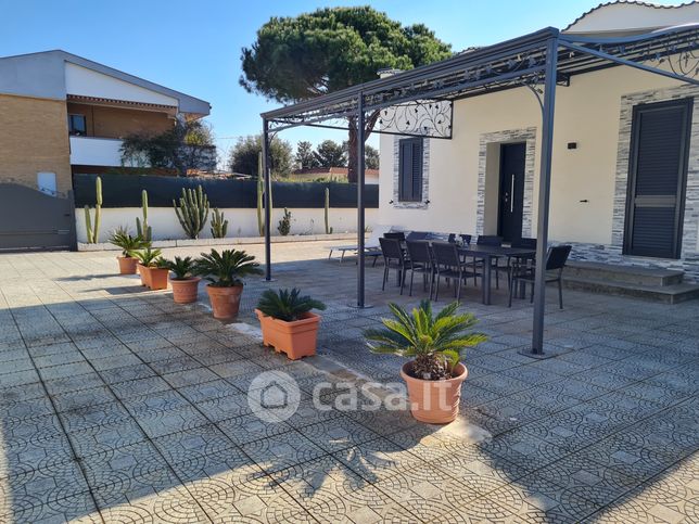 Casa bi/trifamiliare in residenziale in riva del sisto 1