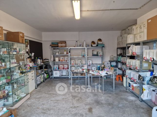 Garage/posto auto in residenziale in Via Caligola 2/F