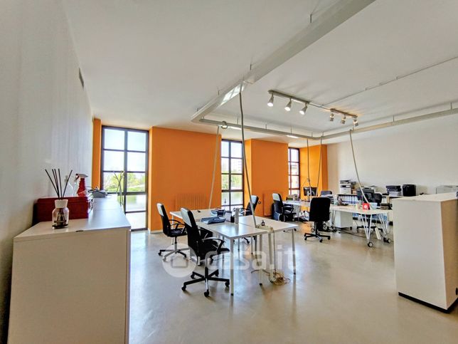 Ufficio in commerciale in Via Costantino Baroni 190