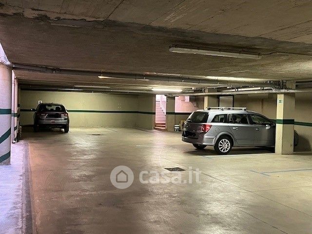 Box/posto auto in residenziale in Via Ghibellina 3