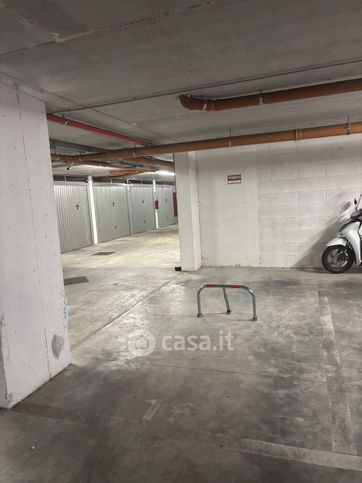 Box/posto auto in residenziale in Via Carlo Urbani