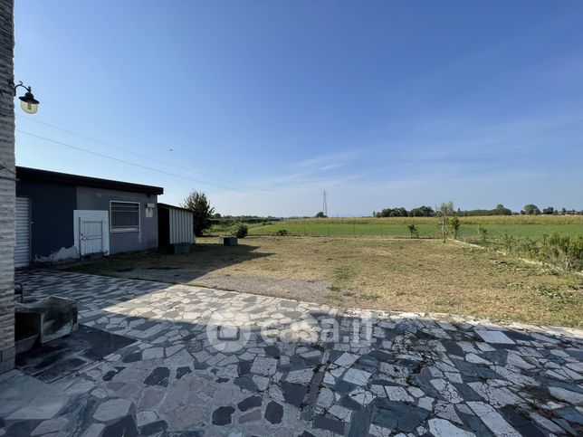 Terreno edificabile in residenziale in Via Nuova Ponente 43