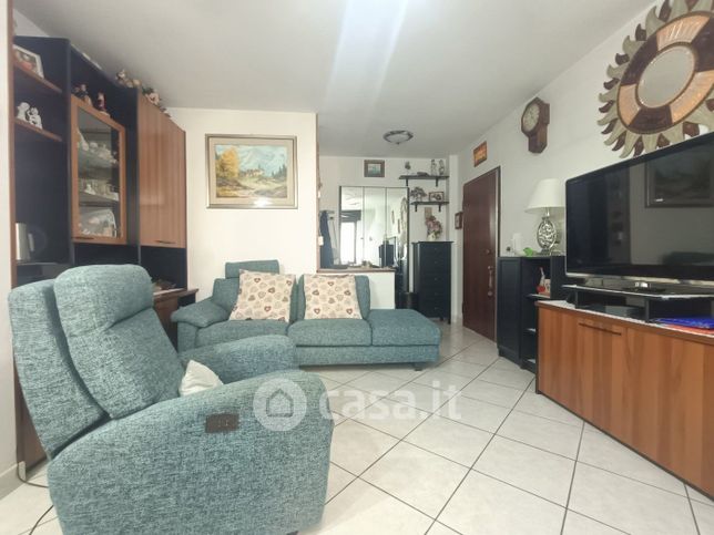 Appartamento in residenziale in Via Ponte Albano 11