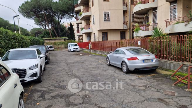 Garage/posto auto in residenziale in Via Vittore Carpaccio 60