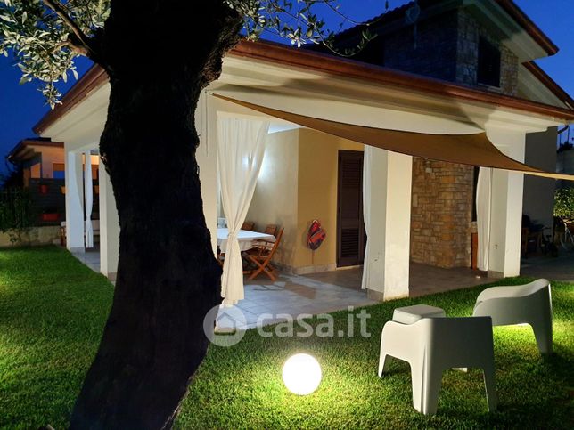 Villa in residenziale in Via Cermoleo