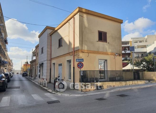 Casa indipendente in residenziale in 