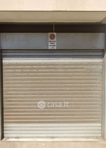 Box/posto auto in residenziale in Via Bovio