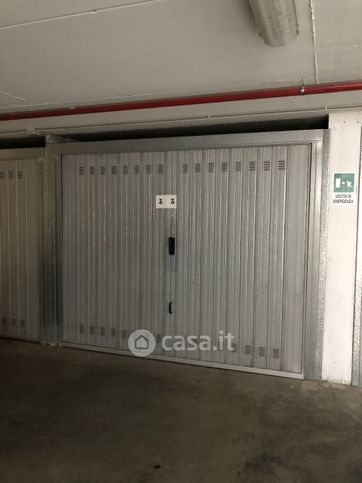 Box/posto auto in residenziale in Strada Ameglio