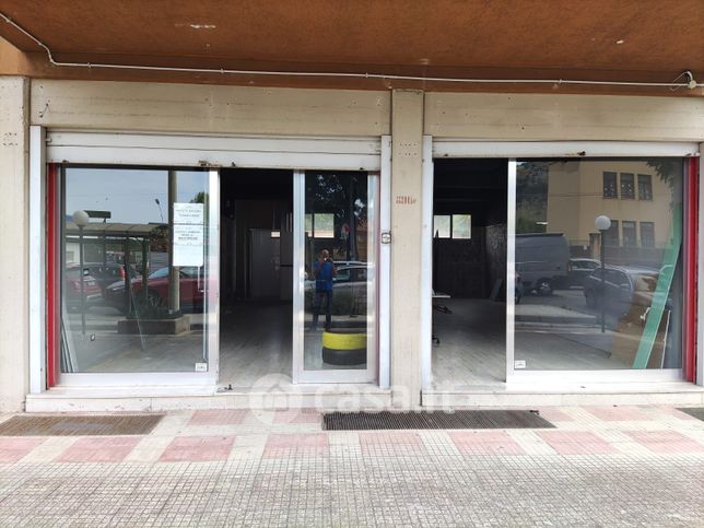 Negozio/locale commerciale in commerciale in Corso Calatafimi 687