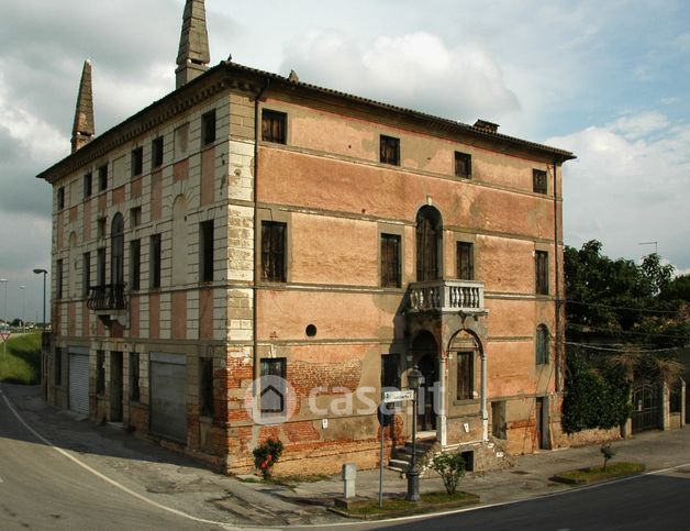 Villa in residenziale in Piazza Umberto IÂ°